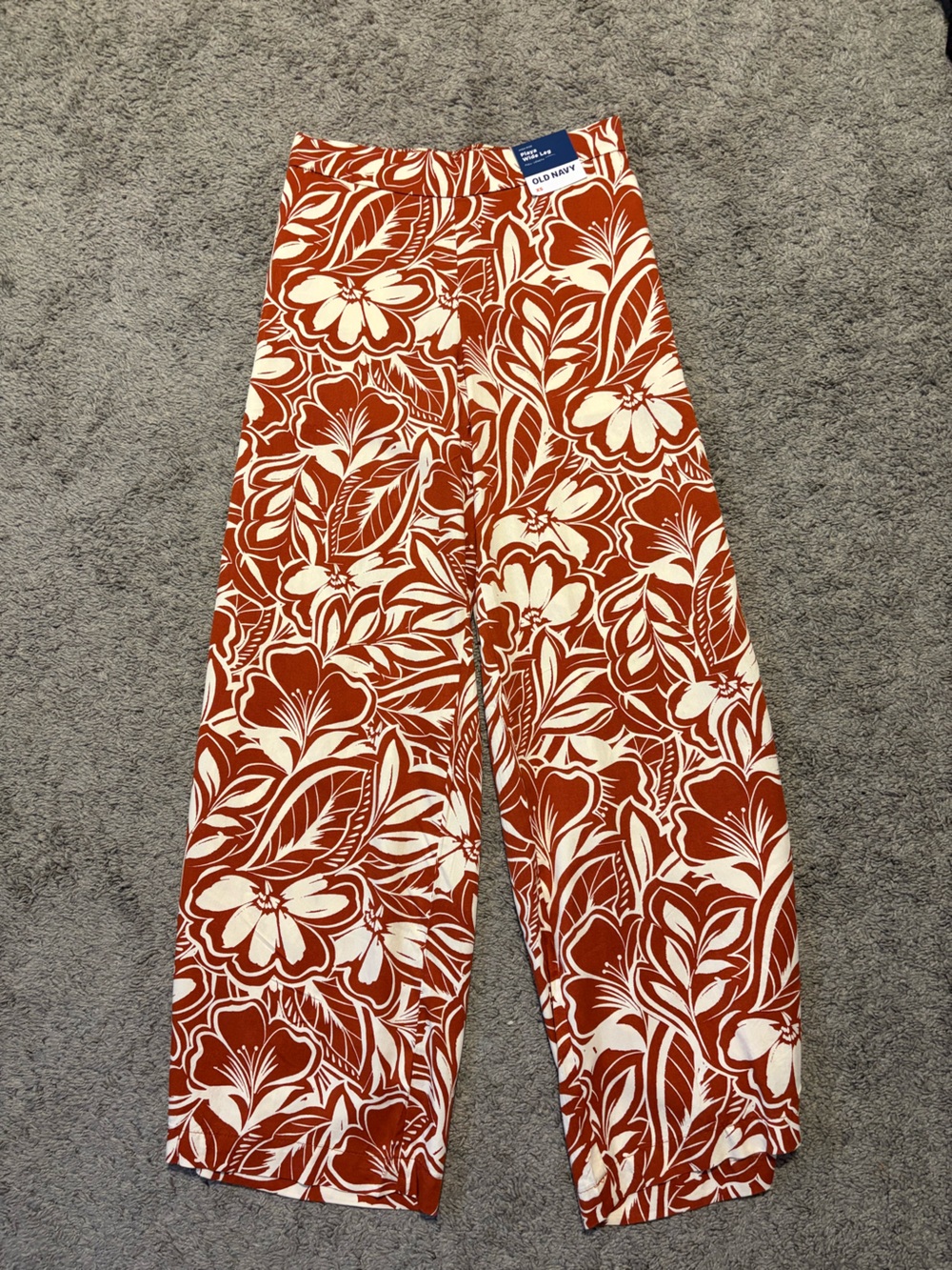 Old Navy Floral Wide-Leg Pants in Rust & Cream